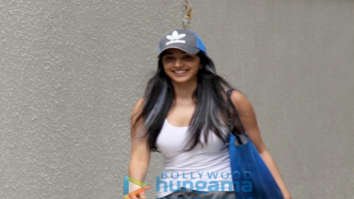Photos: Kiara Advani snapped at the old Dharma office