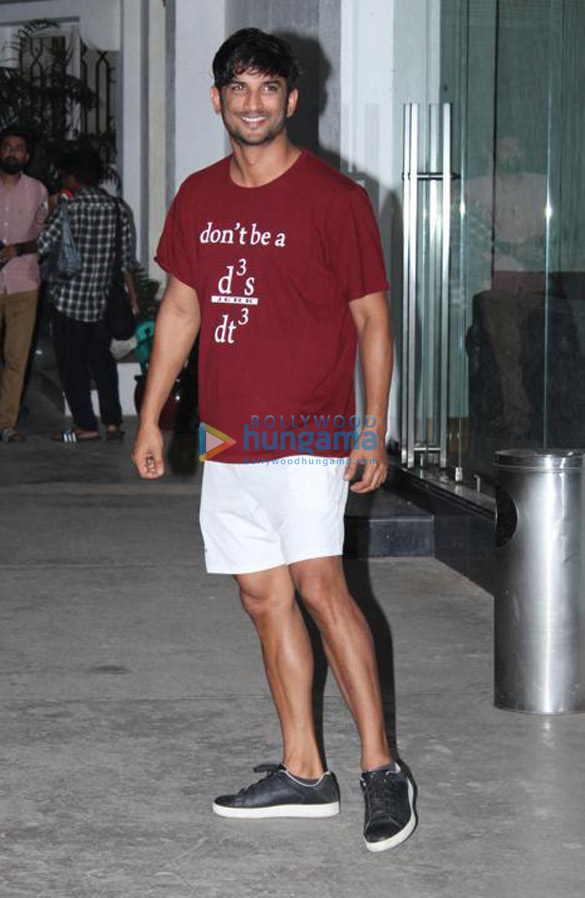 photos kriti sanon and sushant singh rajput spotted at sunny super sound in juhu 4