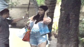 Photos: Pooja Hegde snapped in Mumbai