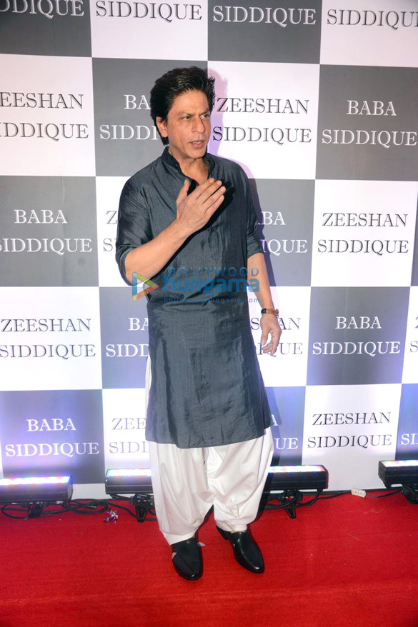photos salman khan shah rukh khan katrina kaif mouni roy and others snapped at baba siddiques iftaar party 3