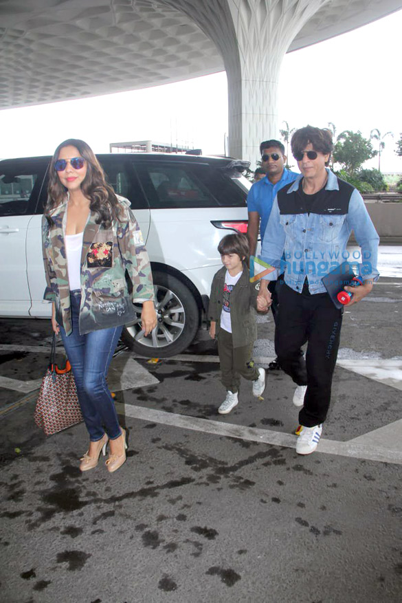 photos shah rukh khan gauri khan abram khan and others snapped at the airport 2