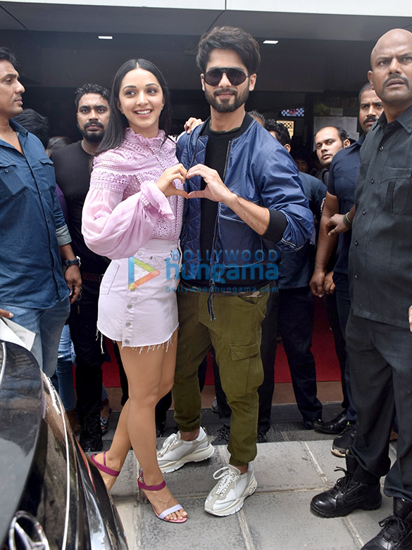 photos shahid kapoor and kiara advani snapped at the song launch of mere sohneya from kabir singh 6