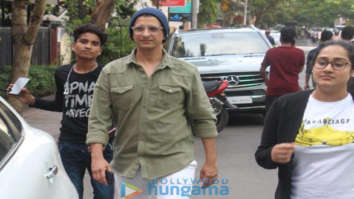 Photos: Sharman Joshi snapped in Bandra