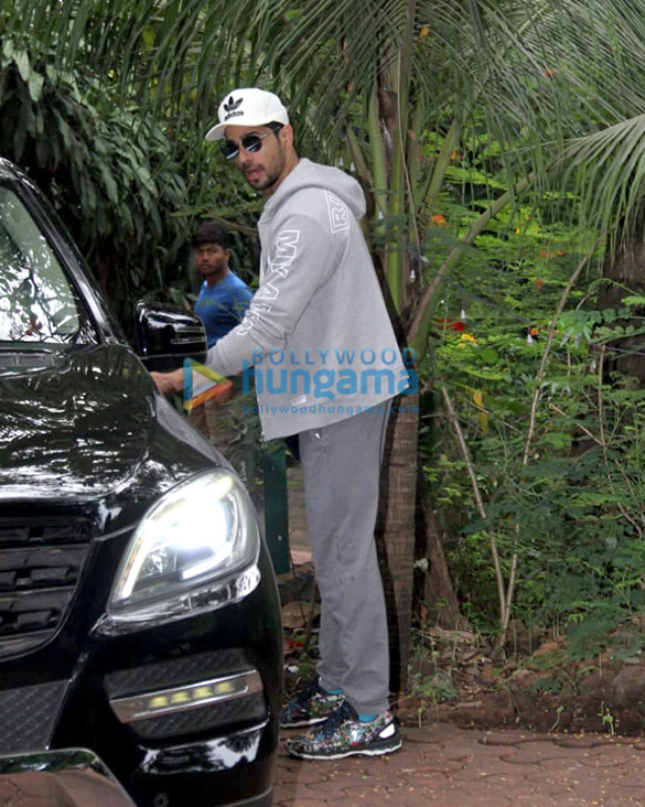 photos sidharth malhotra spotted at a dance class 2 2