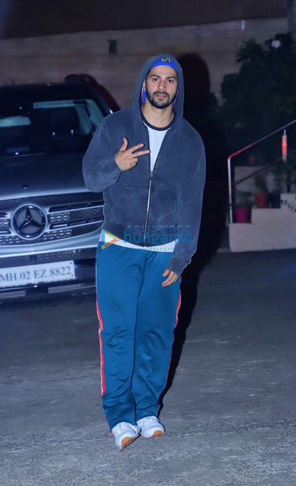 photos varun dhawan and remo dsouza spotted at a dance class 1