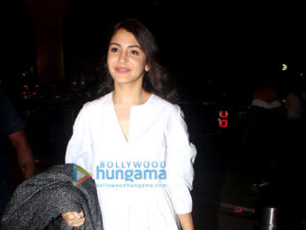 Photos: Priyanka Chopra Jonas, Anushka Sharma, Nidhhi Agerwal and others snapped at the airport