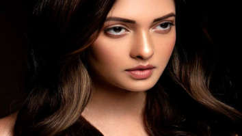 Celebrity Photos of Riya Sen