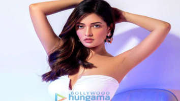 Celebrity Photos of Riya Sen