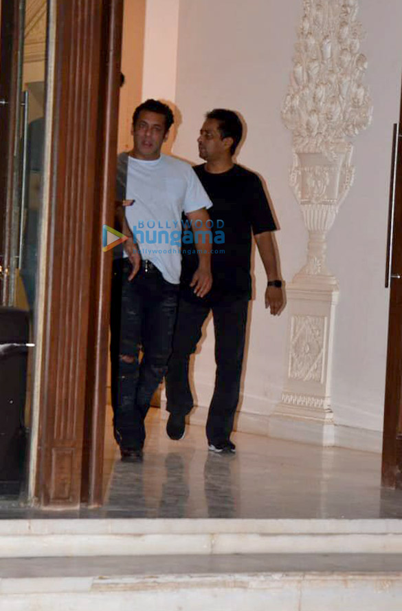 Photos: Salman Khan, Iulia Vantur and others snapped at Arbaaz Khan’s housewarming party