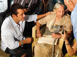 Salman Khan hosted a special screening of Bharat for families that went through the 1947 partition and we have new found respect for him! Salman Khan hosted a special screening of Bharat for families that went through the 1947 partition and we have new found respect for him!