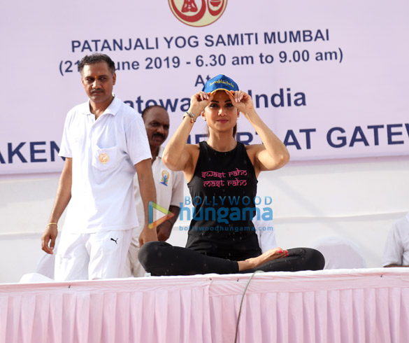 shilpa shetty snapped celebrating world yoga day at gateway of india 3