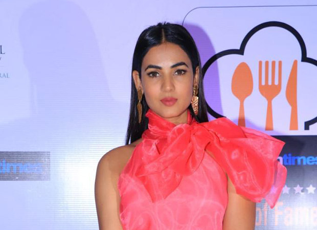 Sonal Chauhan redefines the term UBER CHIC with this understated yet classy number