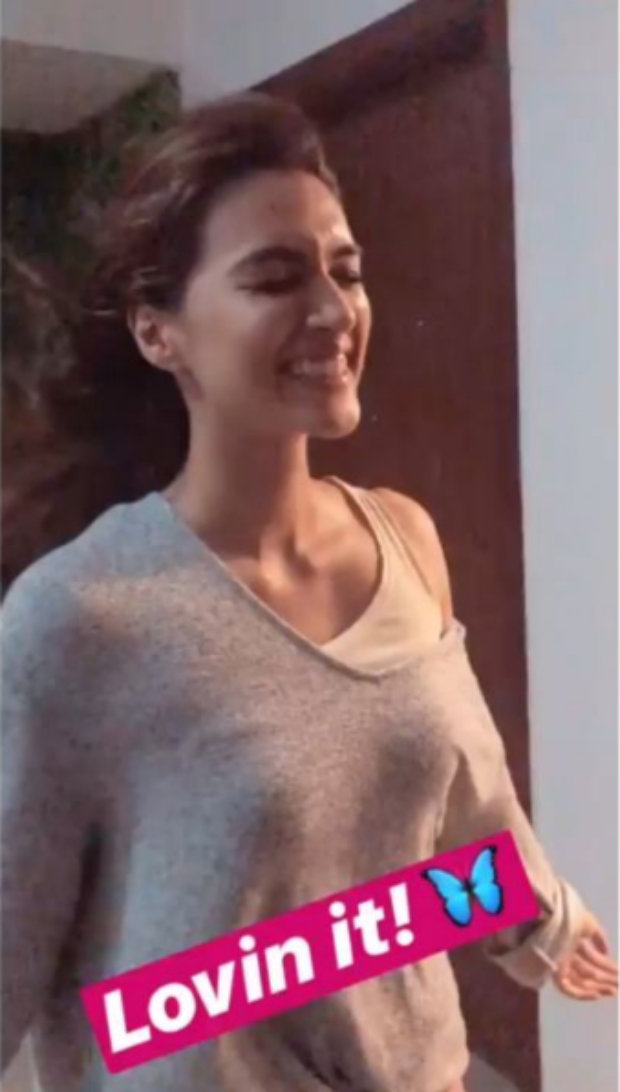 VIDEO: Kriti Sanon enjoys the breezy first Mumbai Rains
