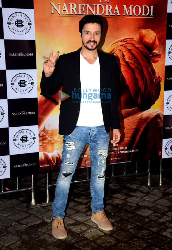vivek oberoi barkha bishit sengupta and darshan kumaar grace the success party of pm narendra modi 5