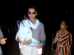 Photos: Akshay Kumar and Twinkle Khanna snapped at the airport