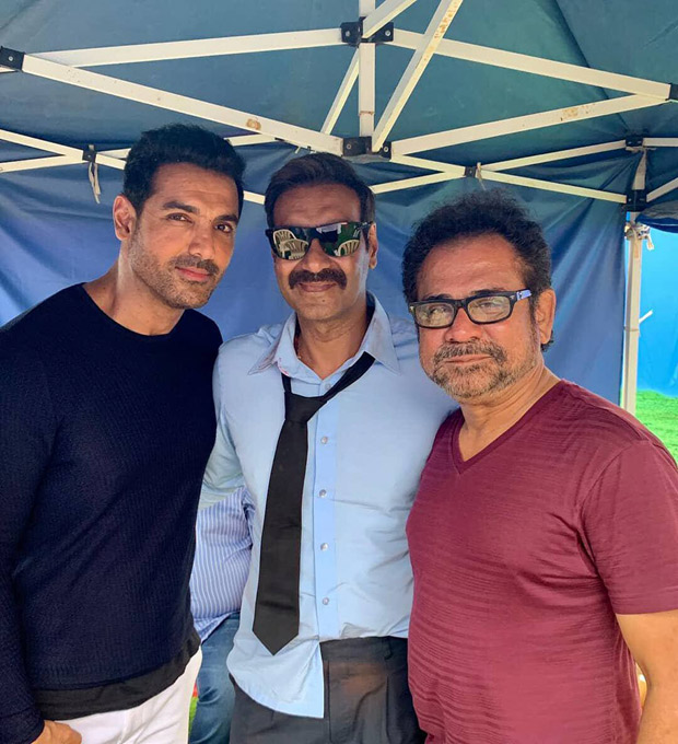 Anees Bazmee strikes a pose with his first hero and latest hero Ajay Devgn and John Abraham on the sets of Pagalpanti Anees Bazmee strikes a pose with his first hero and latest hero Ajay Devgn and John Abraham on the sets of Pagalpanti