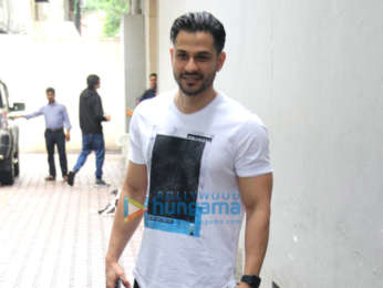 Photos: Kunal Khemu spotted at the VS Office