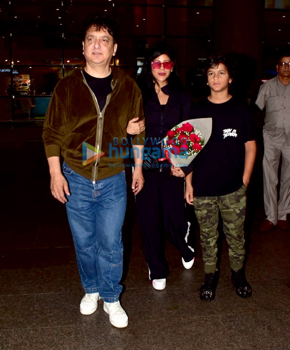 photos ajay devgn kajol aamir khan and others snapped at the airport 1