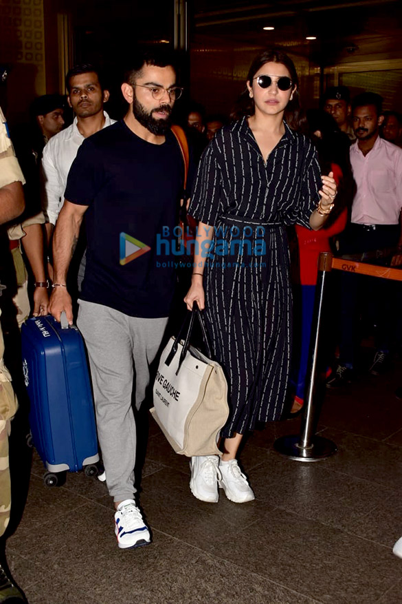 photos akshay kumar pooja hegde anil kapoor and others snapped at the airport2 1