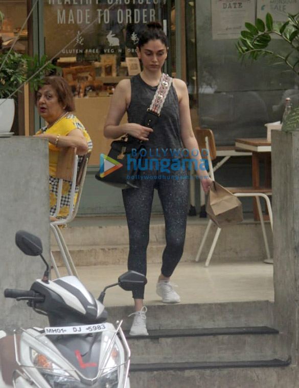 photos amyra dastur and aditi rao hydari spotted at the kitchen garden in bandra 2