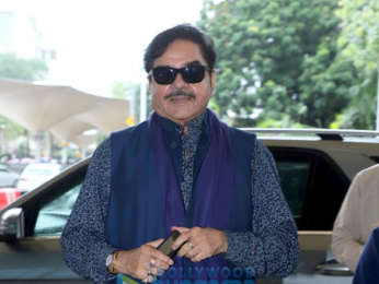 Photos: Ananya Panday and Shatrughan Sinha snapped at the airport