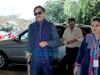 Photos: Ananya Panday and Shatrughan Sinha snapped at the airport