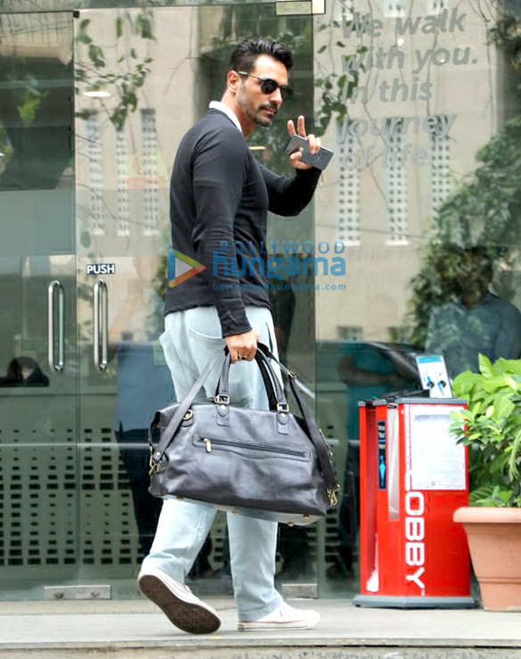 Photos: Arjun Rampal snapped at Hinduja Hospital Photos: Arjun Rampal snapped at Hinduja Hospital