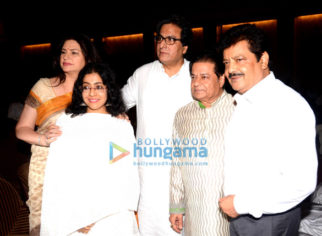 Photos: Celebs attend prayer meet of Anup Jalota’s mother Kamla Jalota