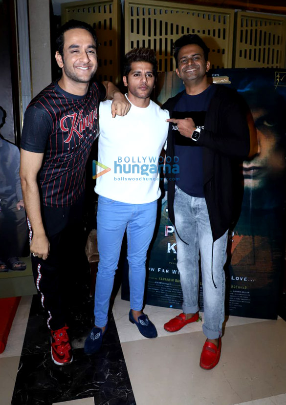 photos celebs grace the premiere of hume tumse pyaar kitna 5