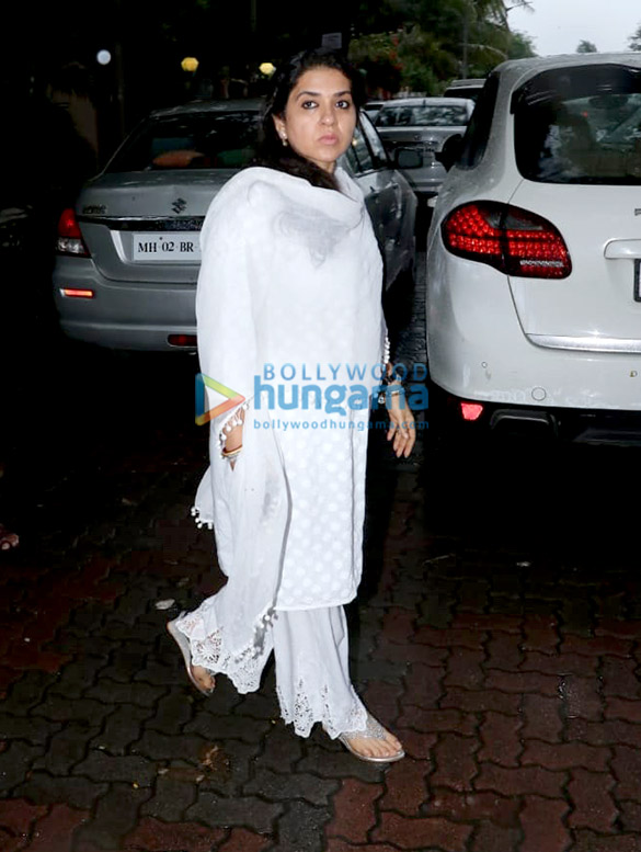 photos celebs snapped paying their condolence at kaykasshan patels home 9