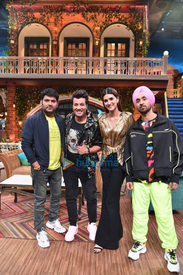 photos diljit dosanjh kriti sanon varun sharma promote arjun patiala snapped on the sets of the kapil sharma show 4