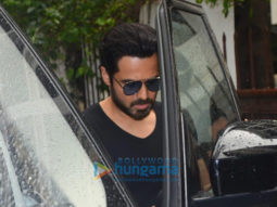 Photos: Emraan Hashmi snapped in Juhu
