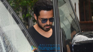 Photos: Emraan Hashmi snapped in Juhu