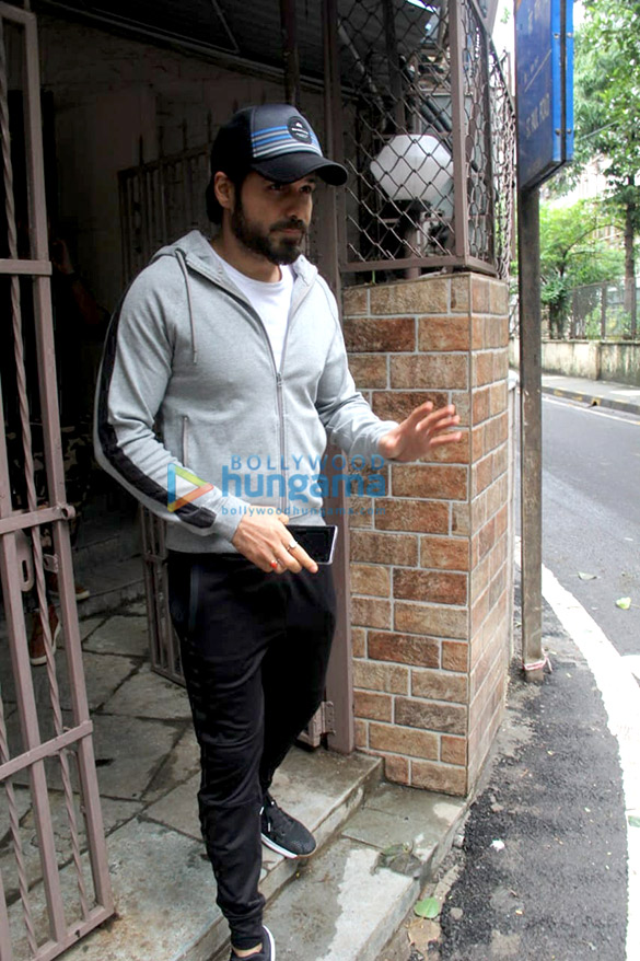 photos emraan hashmi spotted at shankar mahadevans dubbing studios 3