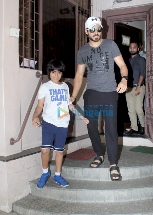 Photos: Emraan Hashmi spotted with his son at Shankar Mahadevan’s dubbing studio Photos: Emraan Hashmi spotted with his son at Shankar Mahadevan’s dubbing studio