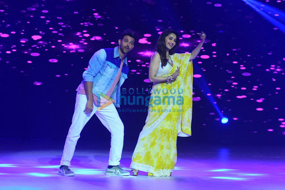 photos hrithik roshan and madhuri dixit snapped on dance deewane 2