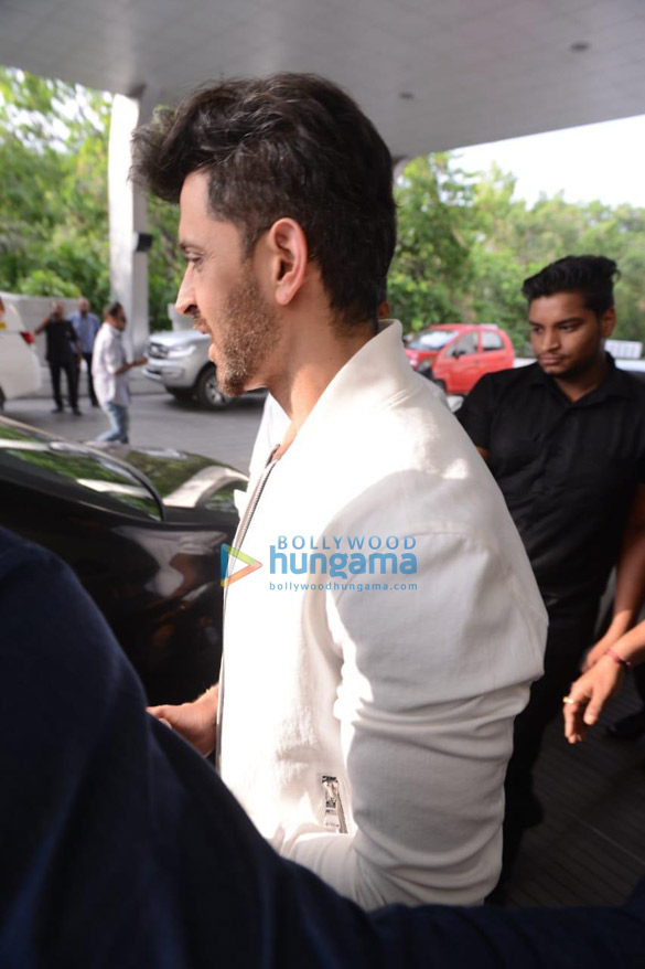 photos hrithik roshan hosts a special screening of super30 for vice president venkaiah naidu 4