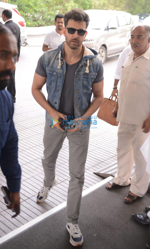 photos hrithik roshan hosts a special screening of super30 for vice president venkaiah naidu 6