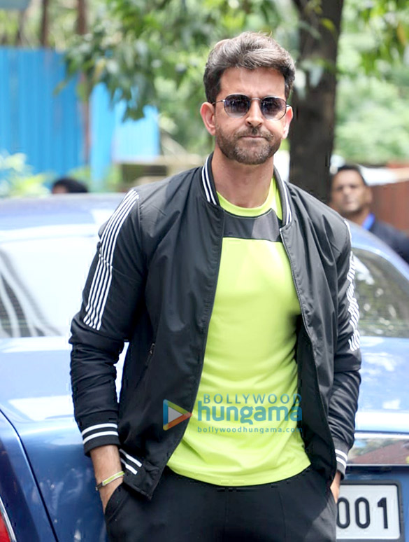 photos hrithik roshan spotted attending an event in juhu 4