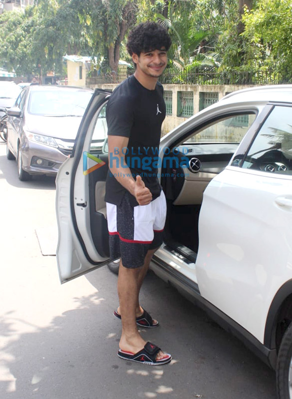 Photos: Ishaan Khatter spotted at The Nutcracker restaurant in Bandra Photos: Ishaan Khatter spotted at The Nutcracker restaurant in Bandra