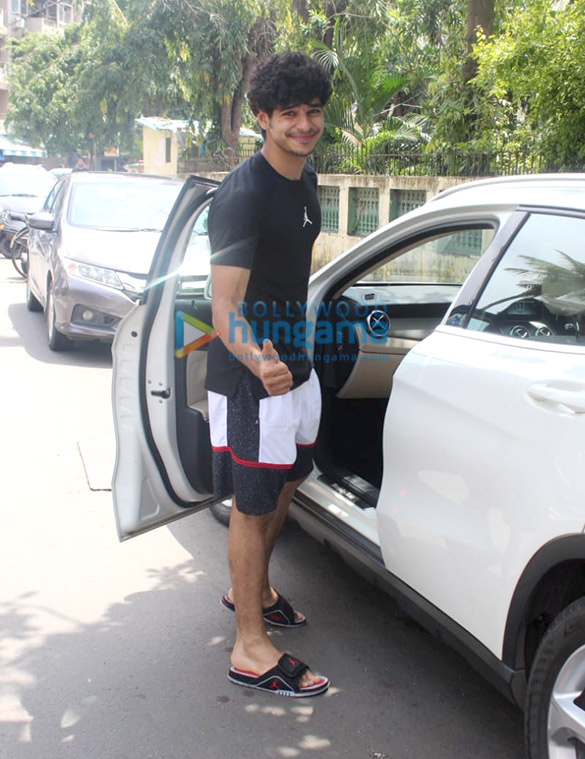 photos ishaan khatter spotted at the nutcracker restaurant in bandra 2