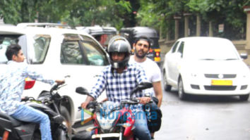 Photos: Kartik Aaryan spotted at Krome studio in Bandra