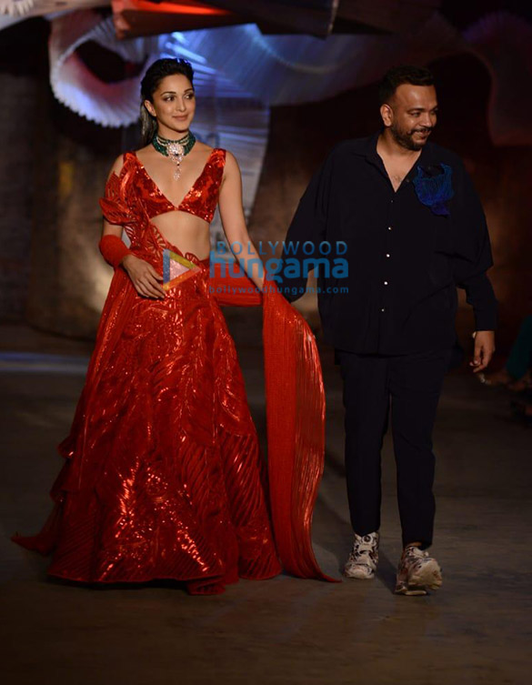 photos kiara advani snapped walking the ramp for designer amit aggarwal at the india couture week in delhi 5