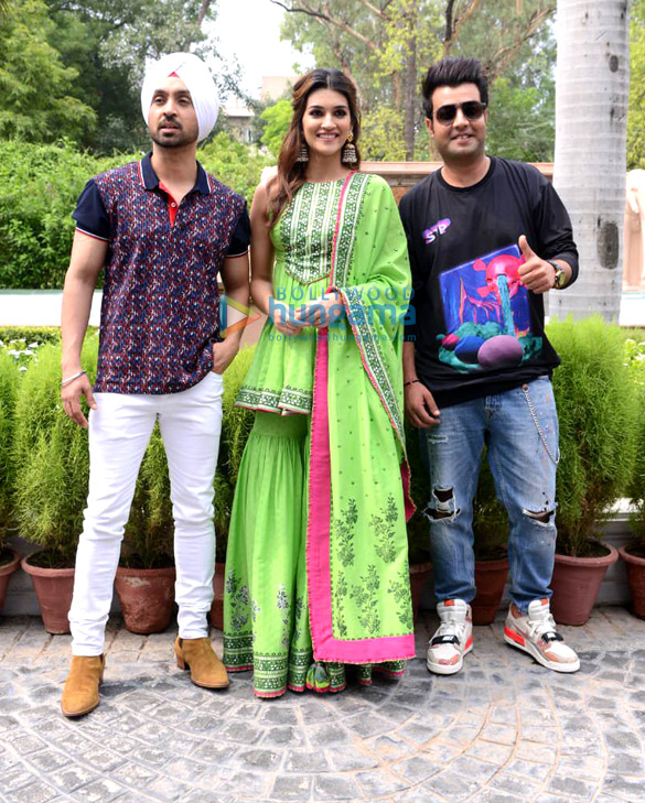 Photos: Kriti Sanon, Diljit Dosanjh and Varun Sharma snapped promoting ‘Arjun Patiala’ at Imperial Hotel, New Delhi