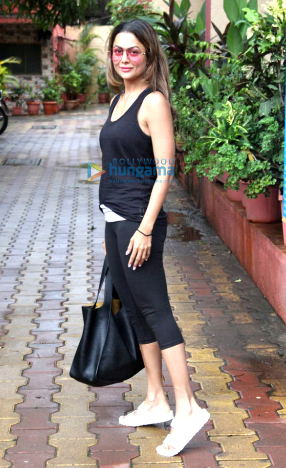 photos malaika arora and amrita arora snapped at diva yoga studio in bandra 2