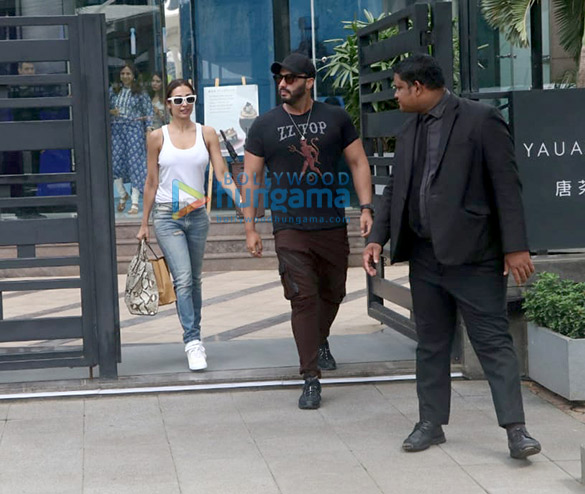 photos malaika arora and arjun kapoor snapped at nara thai bkc 1