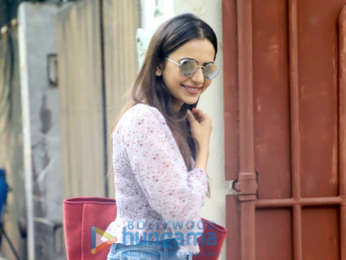 Photos: Rakul Preet Singh snapped at a dubbing studio in Juhu