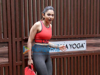 Photos: Rakul Preet Singh spotted at Anshuka Yoga classes in Bandra