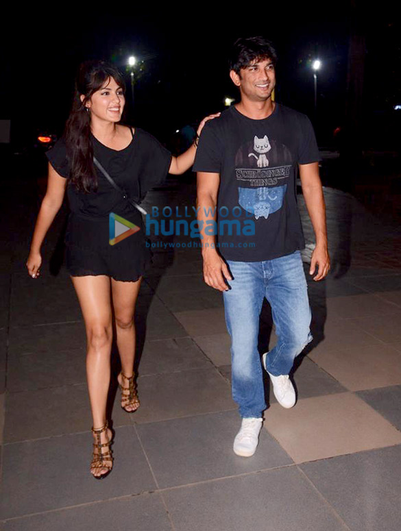 photos rhea chakraborty and sushant singh rajput snapped at dirty buns at kamala mills 2