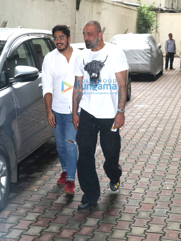 photos sanjay dutt spotted at mahesh bhatts office in khar 5